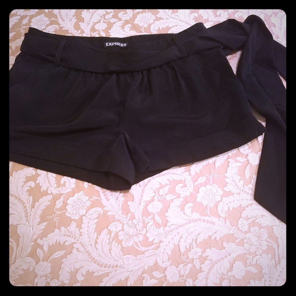 Size zero Express black side tie shorts